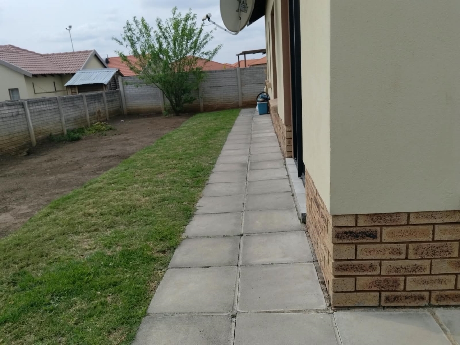3 Bedroom Property for Sale in Waterkloof East North West